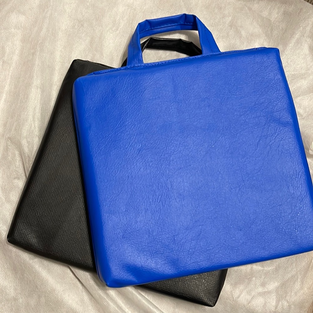 Padded cushion for stadium chairs